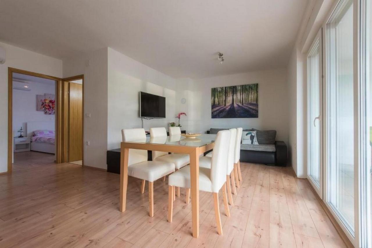 Apartments Villa Ema Zadar Eksteriør bilde